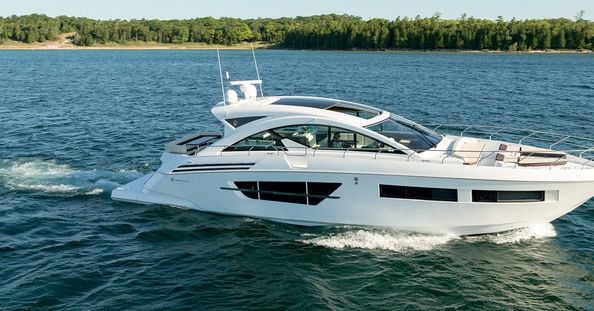 Cruisers Yachts 60 Cantius